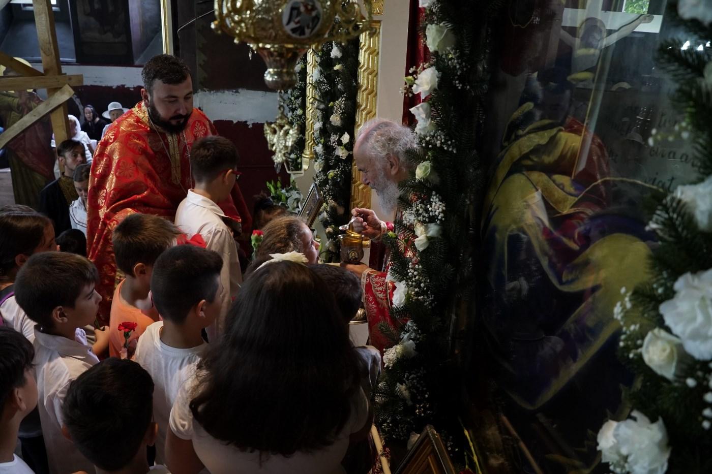 Zi de sărbătoare la biserica brăileană