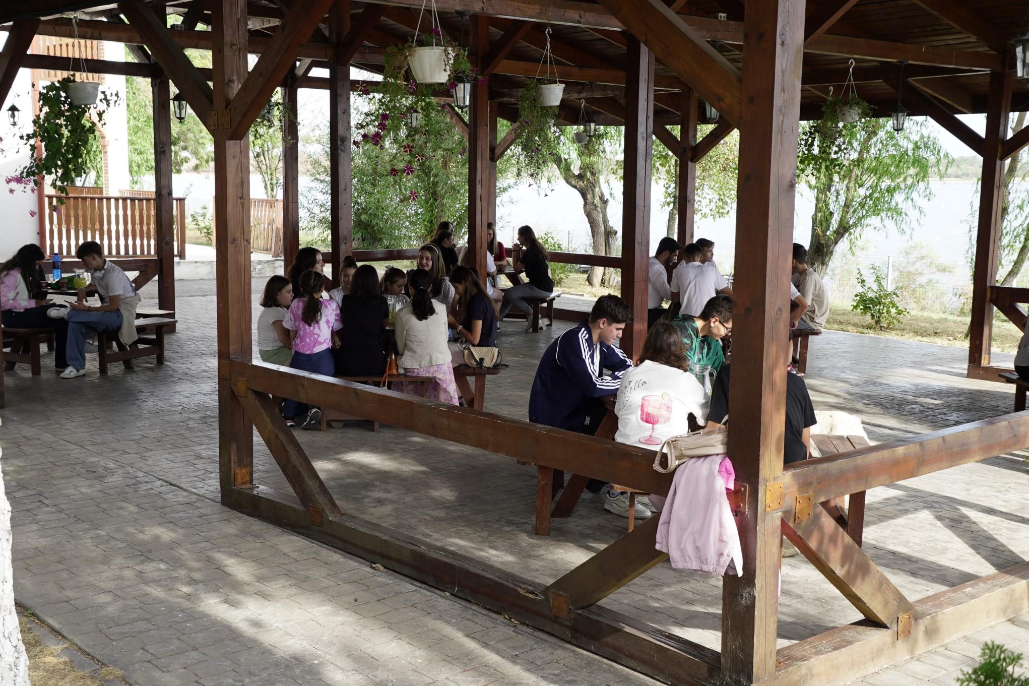 Activitate pastoral-misionară şi educativ-recreativă