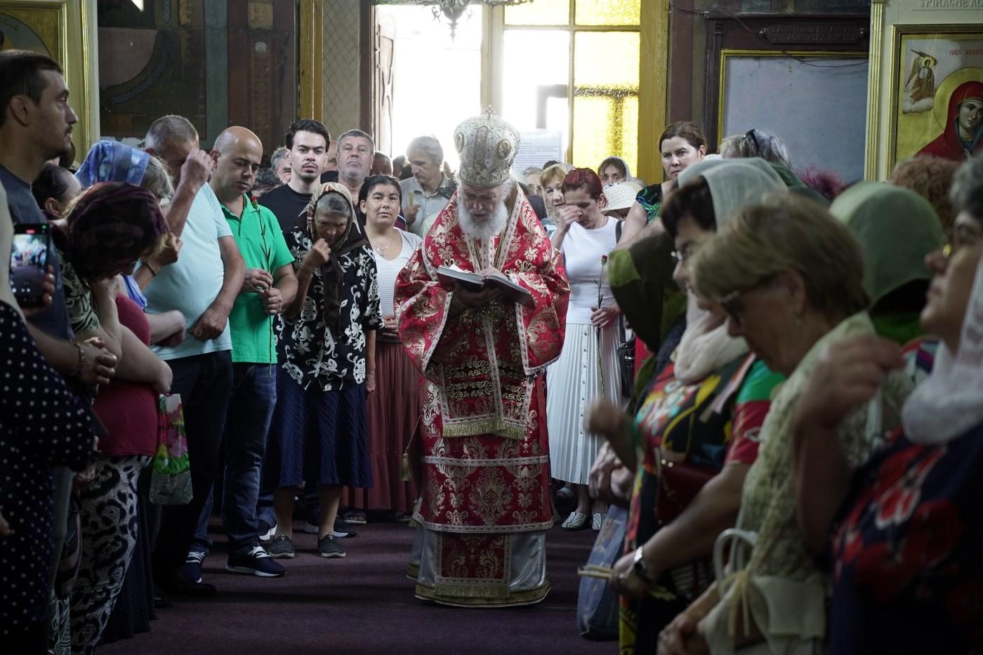 Zi de sărbătoare la biserica brăileană