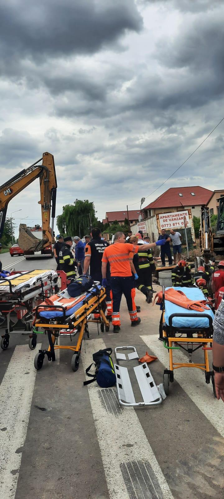 Mal de pământ surpat peste trei muncitori