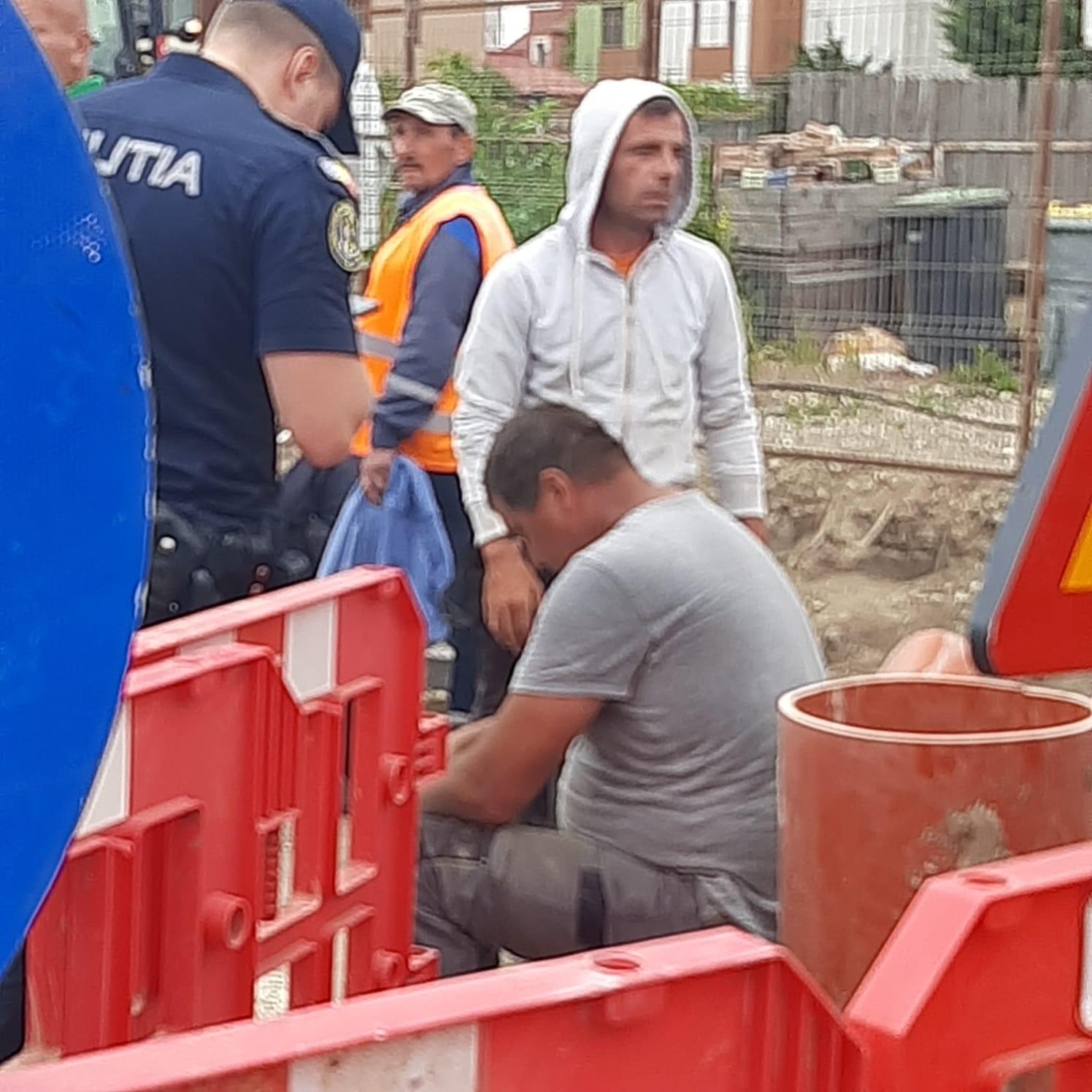 Mal de pământ surpat peste trei muncitori